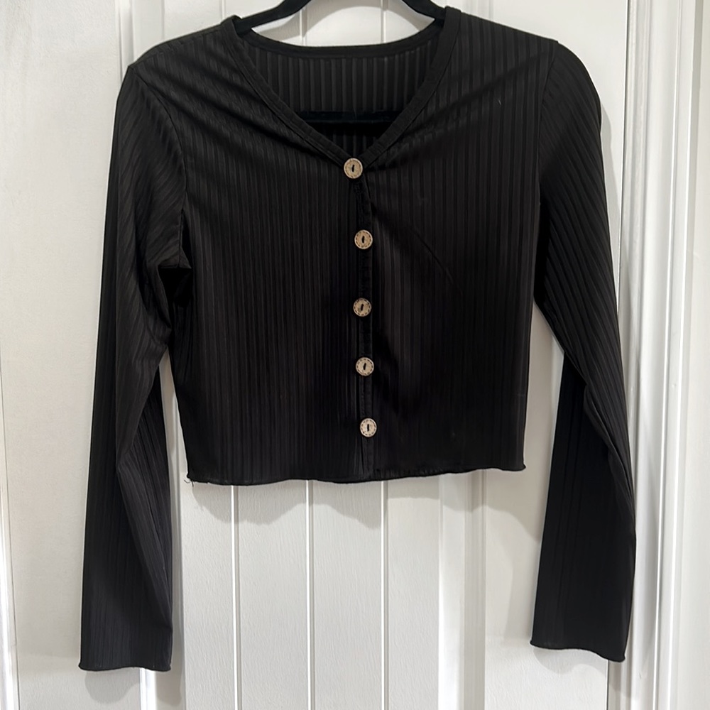 SHEIN long sleeve black v neck brown front buttons shirt. Sz Small. Crop top